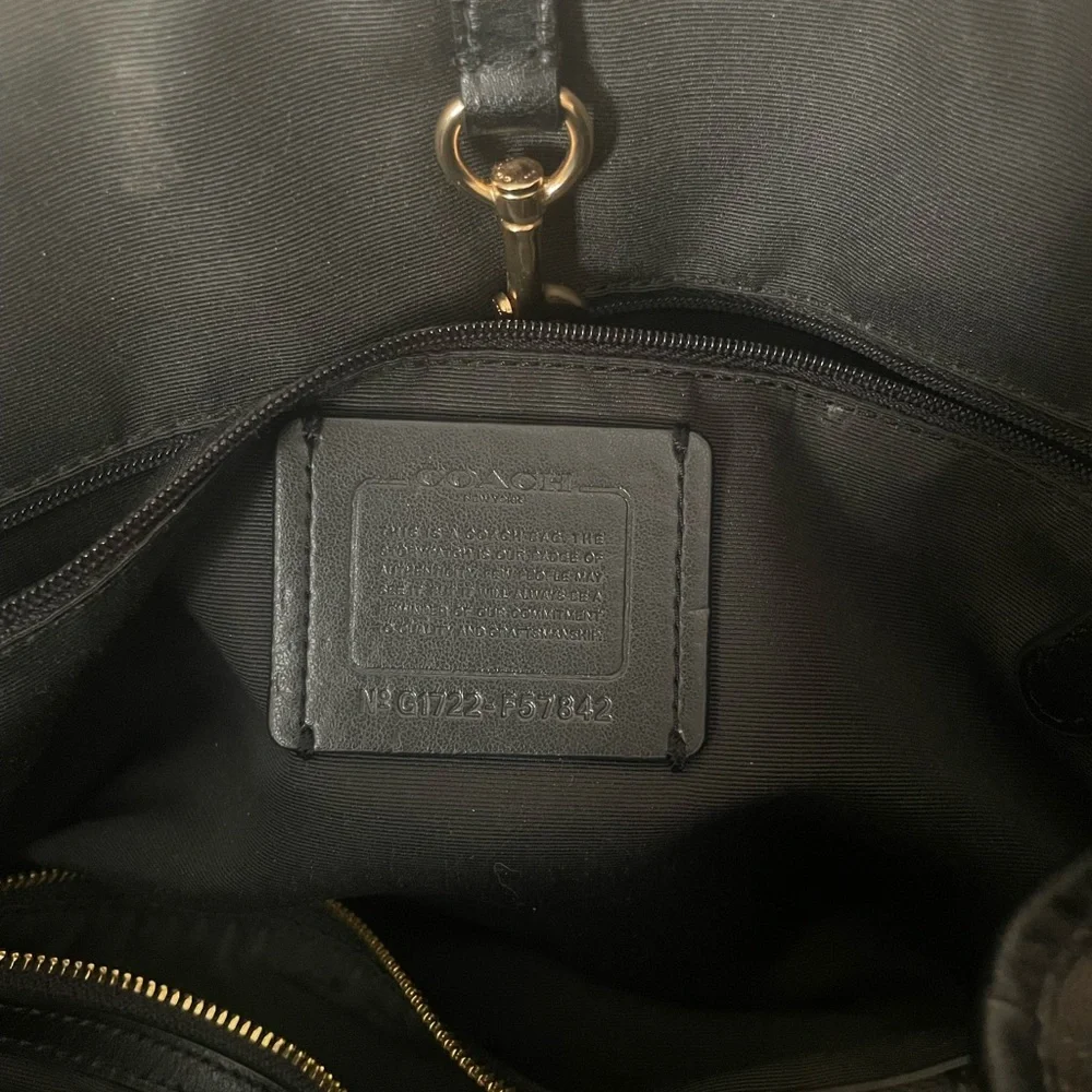 Coach Drawstring Carryall In Signature Canvas - Picture 4 of 7